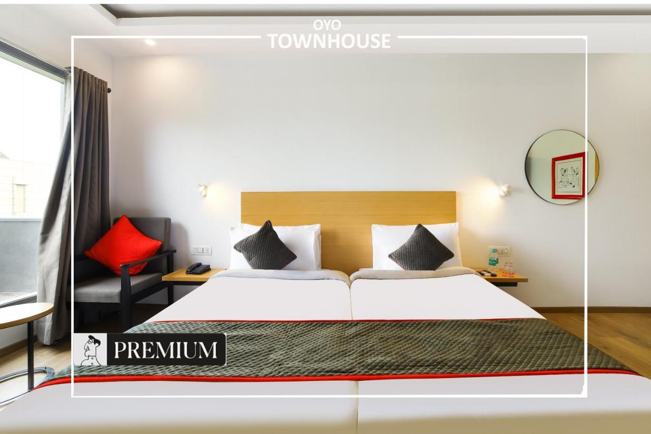 Oyo Townhouse 120 Shushant Lok Gurgaon Eksteriør bilde