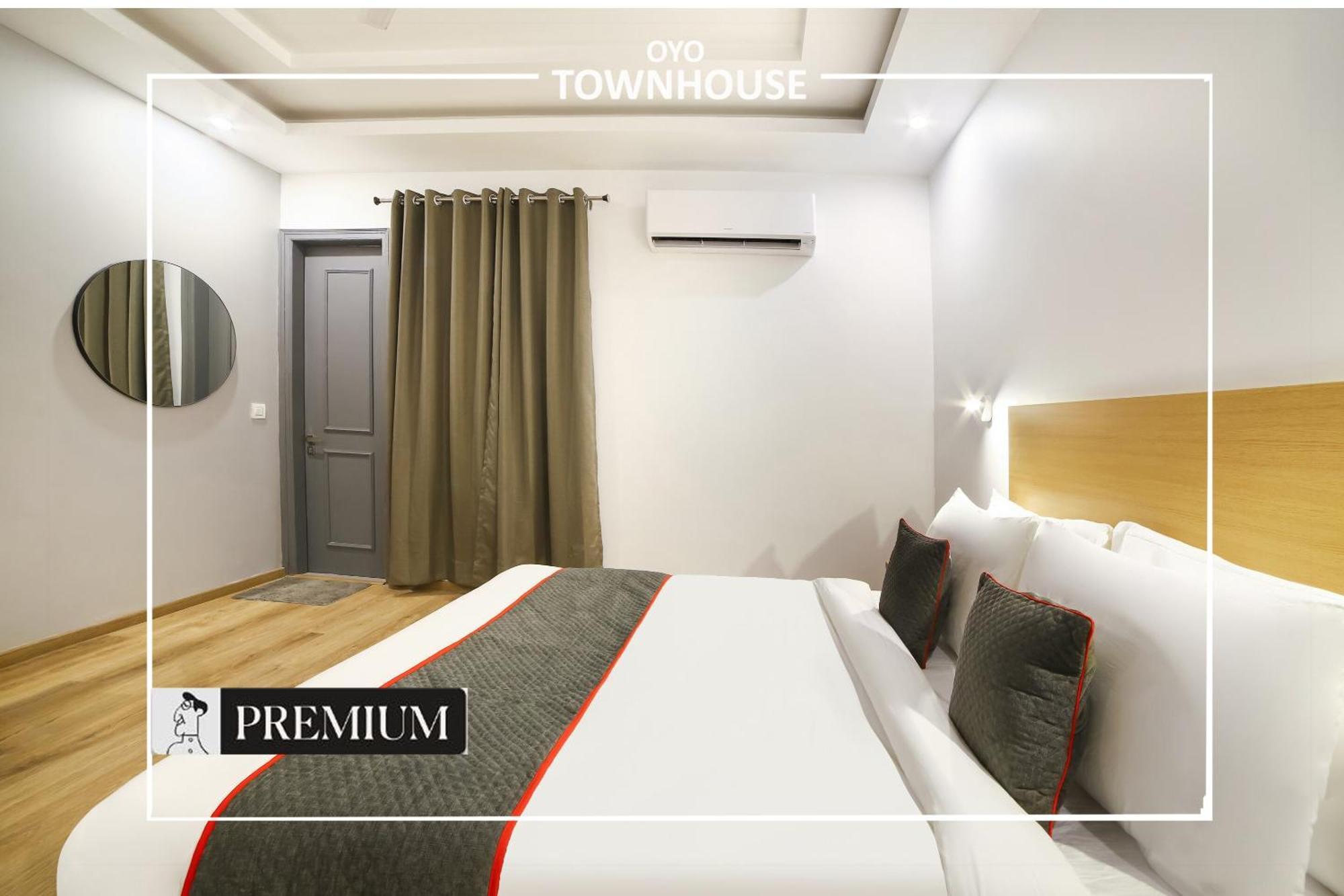 Oyo Townhouse 120 Shushant Lok Gurgaon Eksteriør bilde
