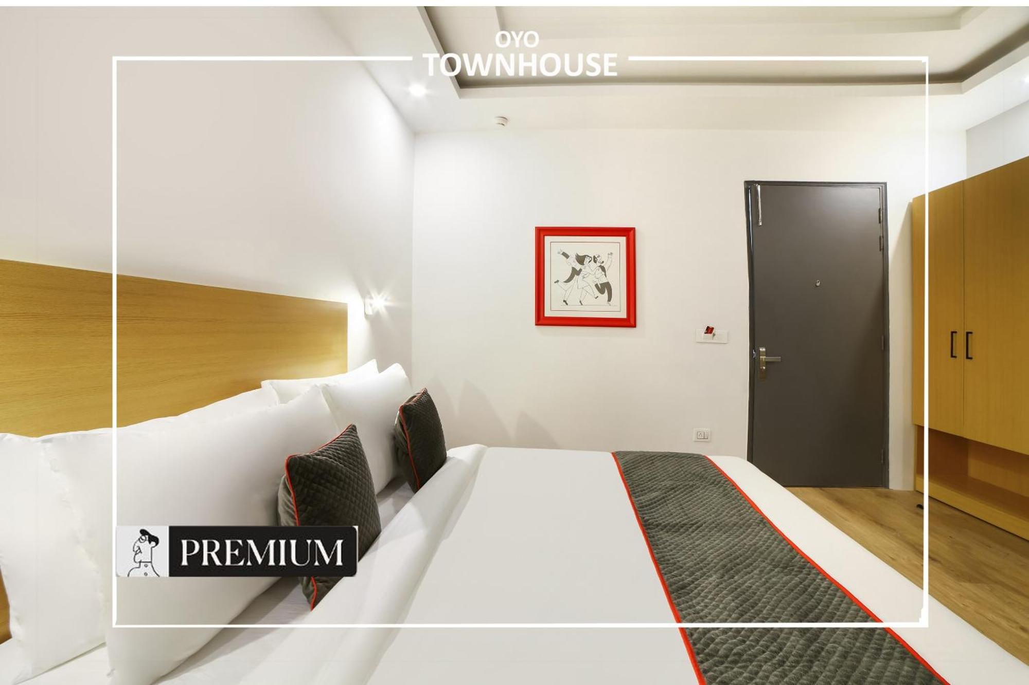 Oyo Townhouse 120 Shushant Lok Gurgaon Eksteriør bilde